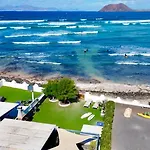 Semesterbostad Dalia House, Frontbeach, Piscina,