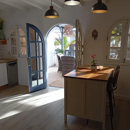 Dalia House, Frontbeach, Piscina,