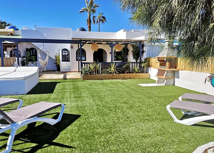 Dalia House, Frontbeach, Piscina, Vakantiehuis *