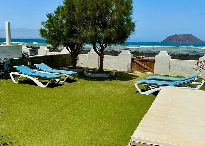 Dalia House, Frontbeach, Piscina, Vakantiehuis *