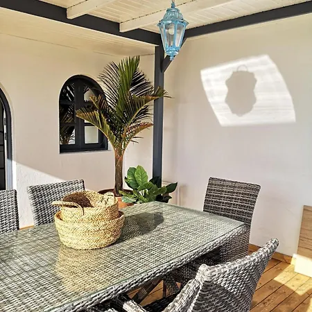 Casa Dalia, Frontbeach, Piscina,